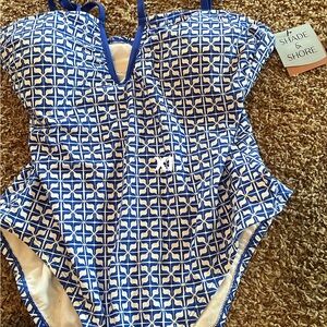 Shade & Shore womens Blue and White Geo One-Piece Swimsuit